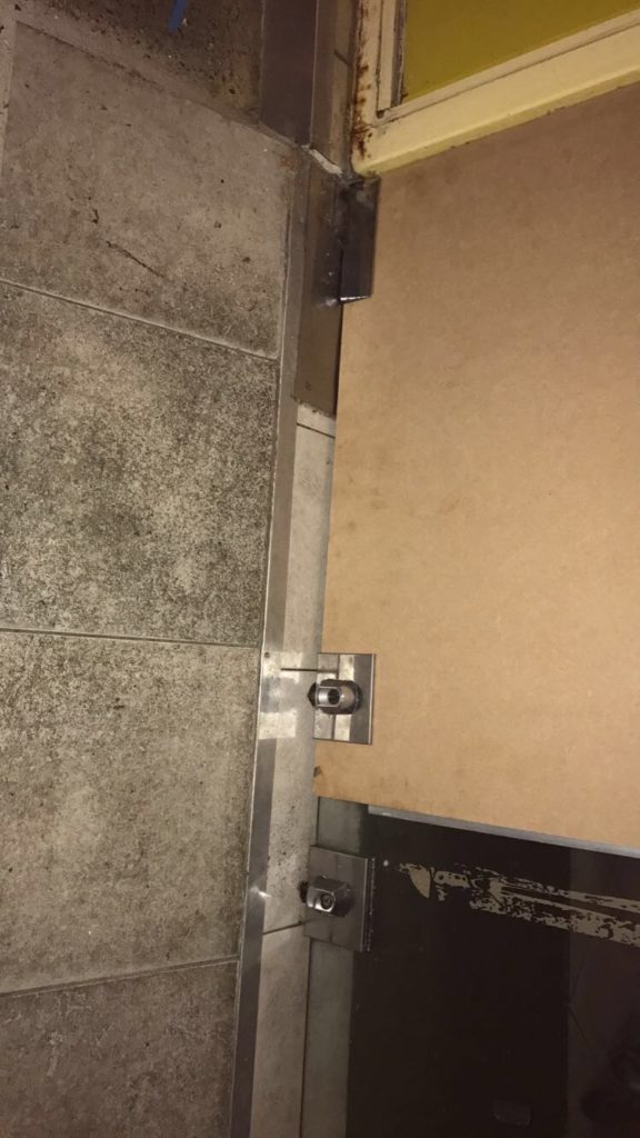 Réparation de porte en urgence à 75003 par serrurier AOZ