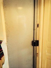 Blindage de porte avec une serrure de s curit 