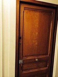 Blindage de porte traditionnel