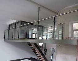 Mezzanine en verre