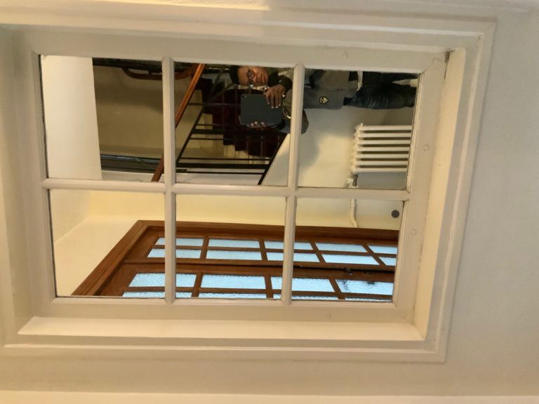 Urgence vitrier en plomberie vitrerie et serrurerie à Paris