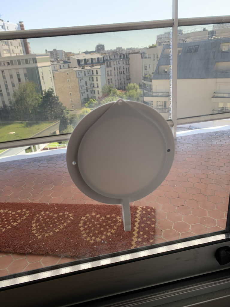 le trou d’aération sera fermé par un bouchon hermétique