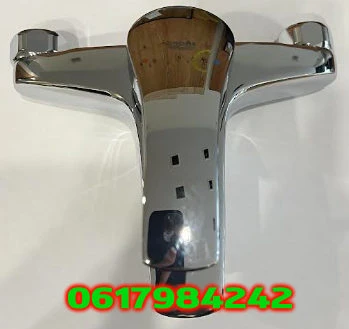 Changement de robinet par un plombier à Paris